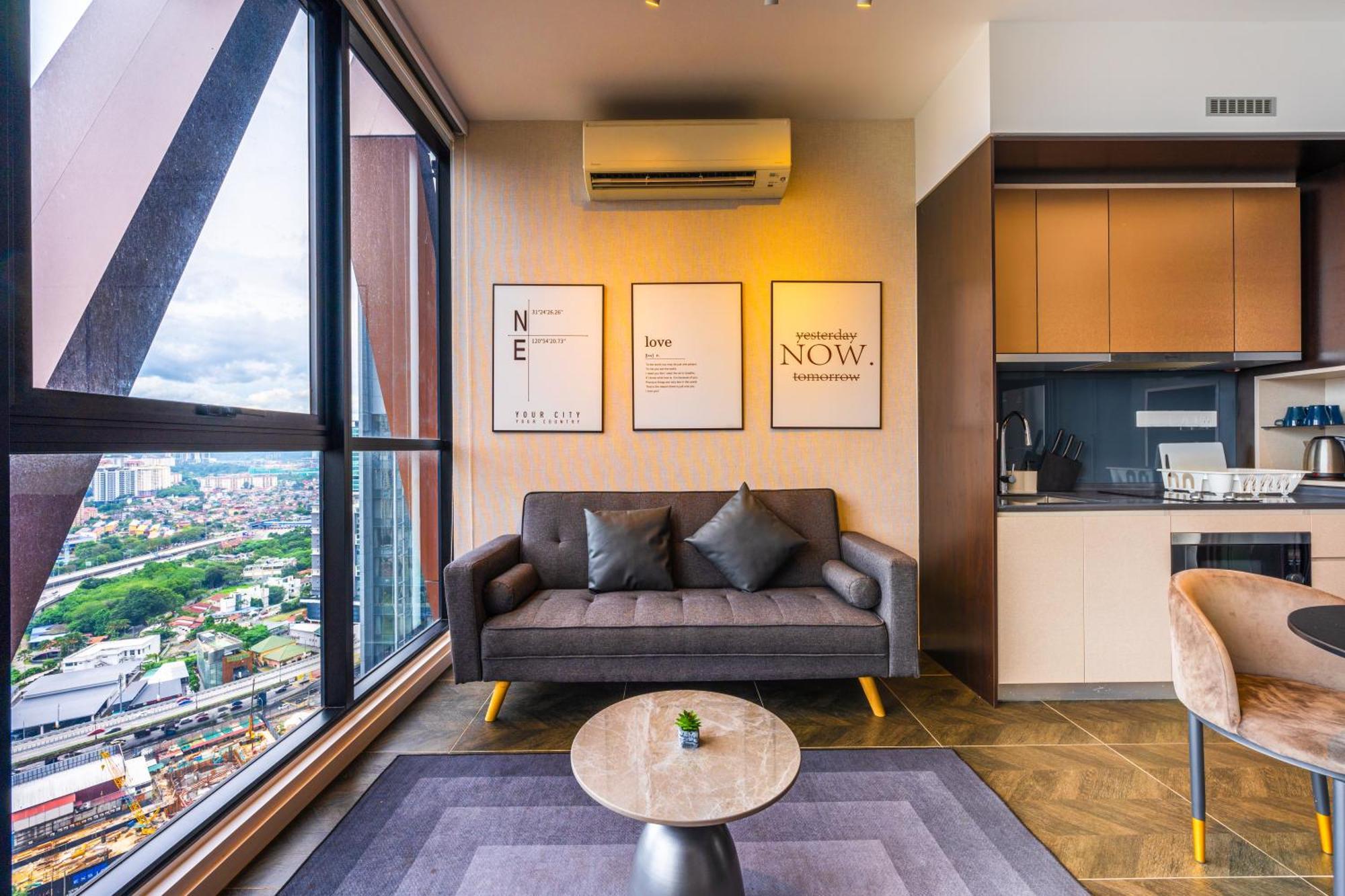 Greystone Scarletz Suites Куала Лумпур Екстериор снимка